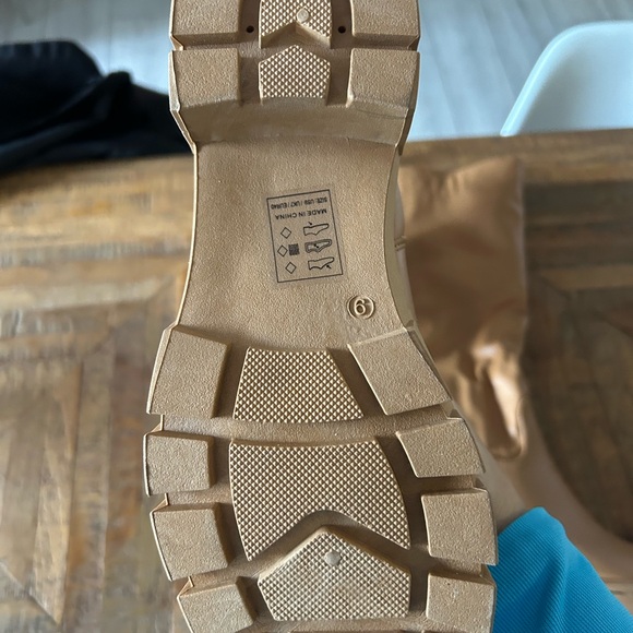 Brand new size 9 tan boots. Stylish and cozy. - Picture 3 of 4